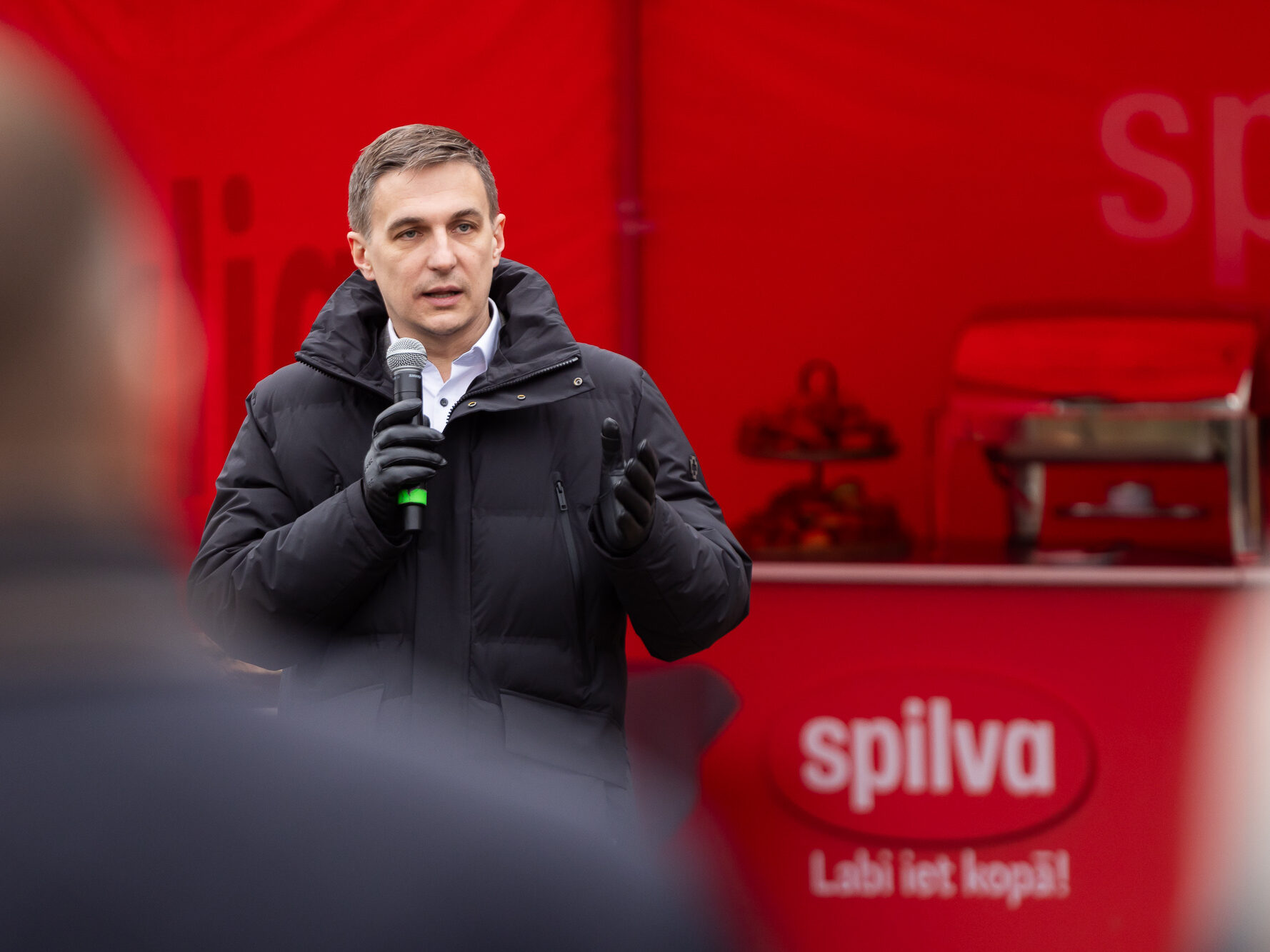 Spilvas-Sparu-svetki-2-aspect-ratio-4-3